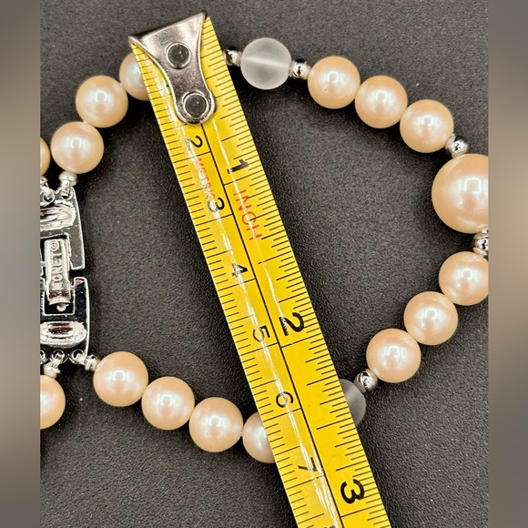 Pearl! Three Strands, Signed, Monet Faux Pearl Triple Row Goldtone Wide Bracelet - Picture 4 of 5